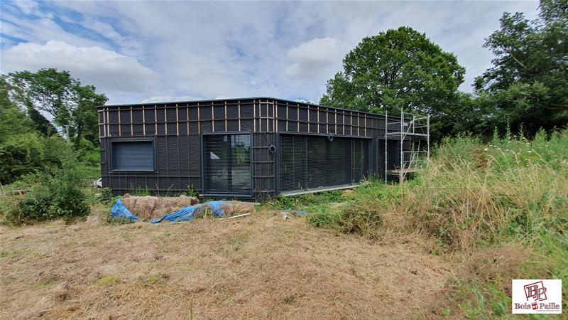 Maison ossature bois isolée en paille à Poitiers (86)
